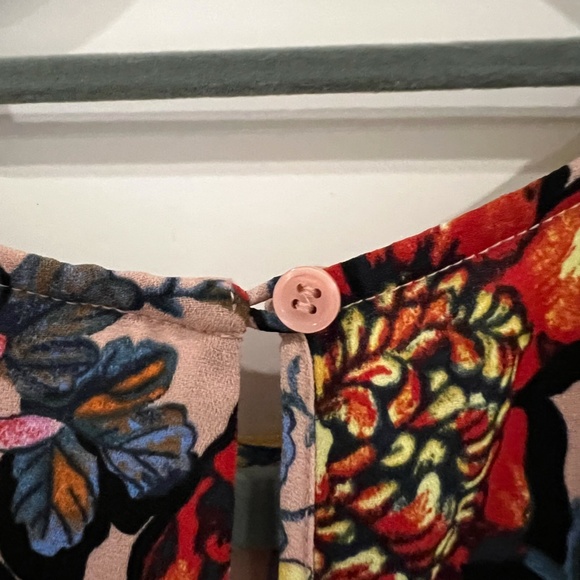 Halogen Ruffle Sleeveless Pink Top - Picture 3 of 4